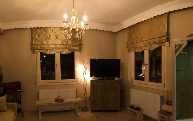 Corner House Volos