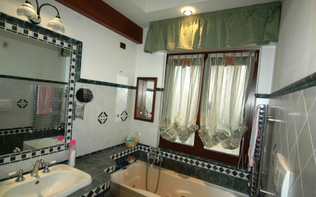 Roma Chic House - Romantic House With Jacuzzi, for Couples