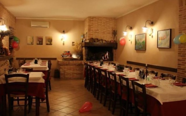 Angelucci Agriturismo con Camere e Agri Camping