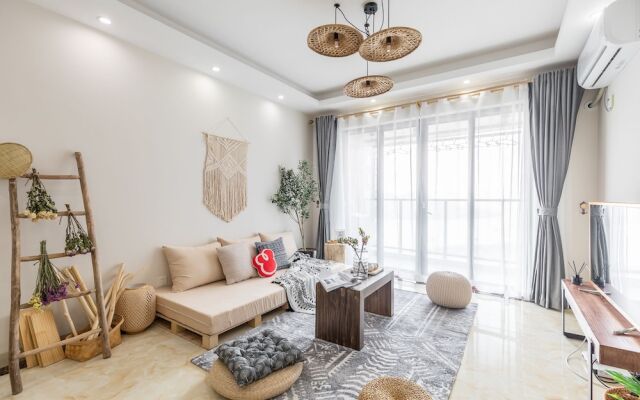 Locals Boutique Apartment WanzaiCEC No.5