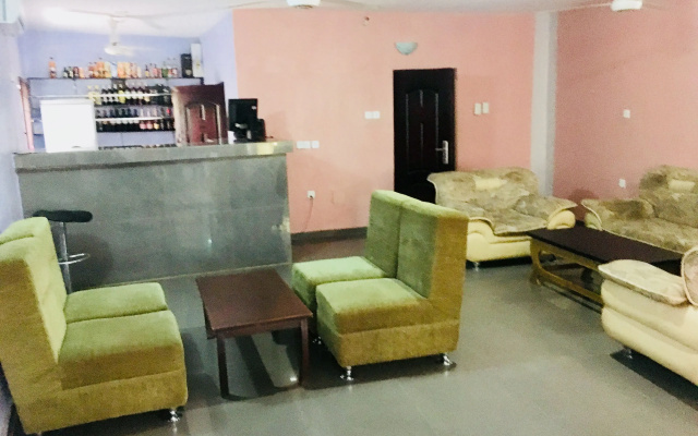 Cossy Hotel & Suite
