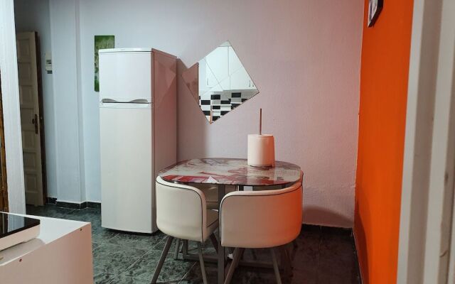 Low Cost Room Plaza de Hierro I