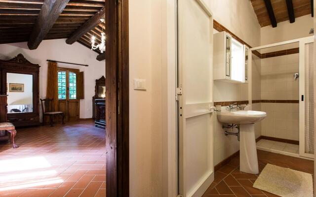 Gorgeous Holiday Home in Montecatini Val di Cecina with Pool