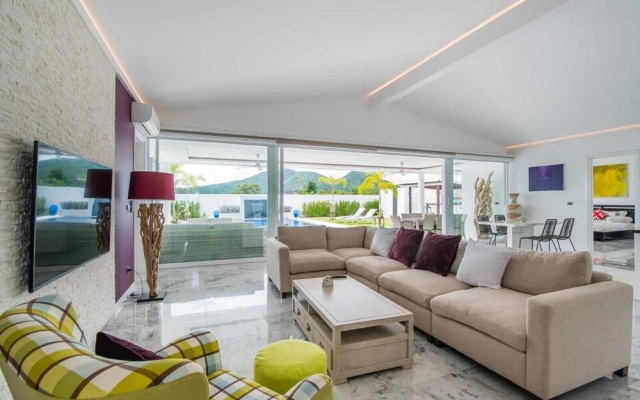 Luxury Modern 4 Bedroom Pool FH108