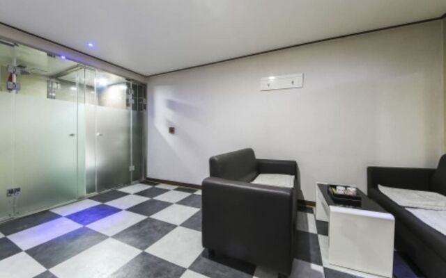 M Hotel