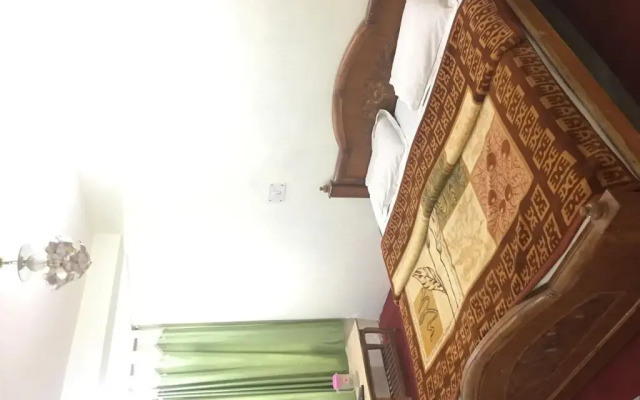 Kunal Hotel & Cottages