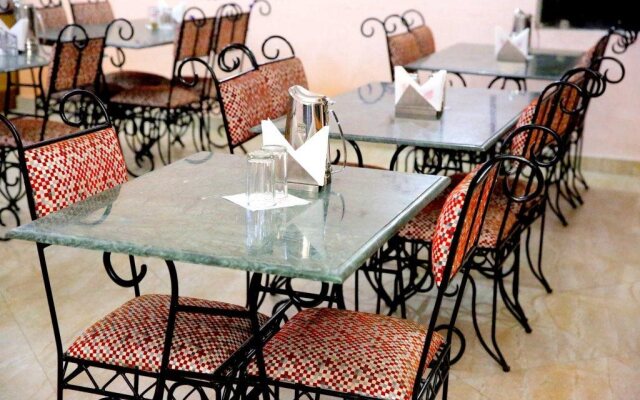 Hotel Avlokan - Near Kainchi Dham Mandir