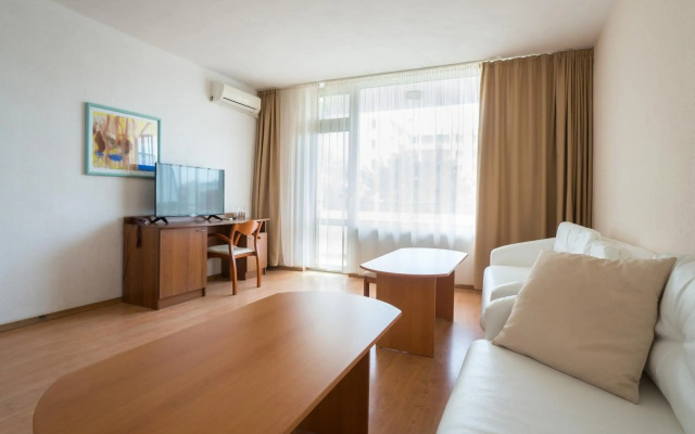 Perla Plaza Hotel