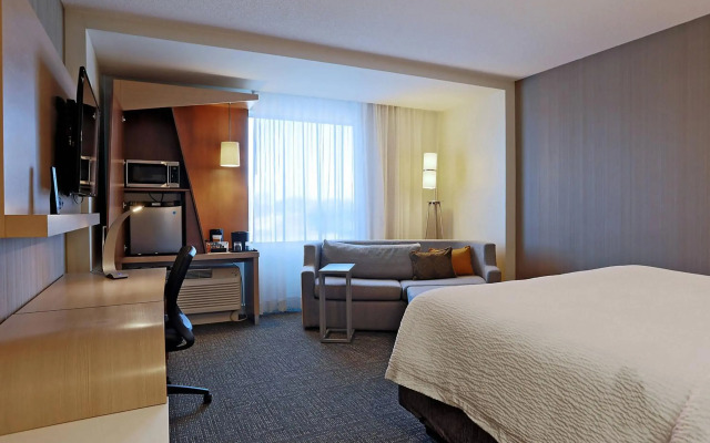 Courtyard by Marriott Montreal West Island/Baie D'Urfe