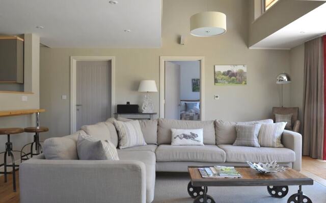 Hazelnut Barn, Bourton On The Water