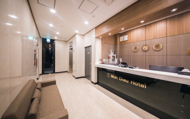 Mon Dieu Hotel