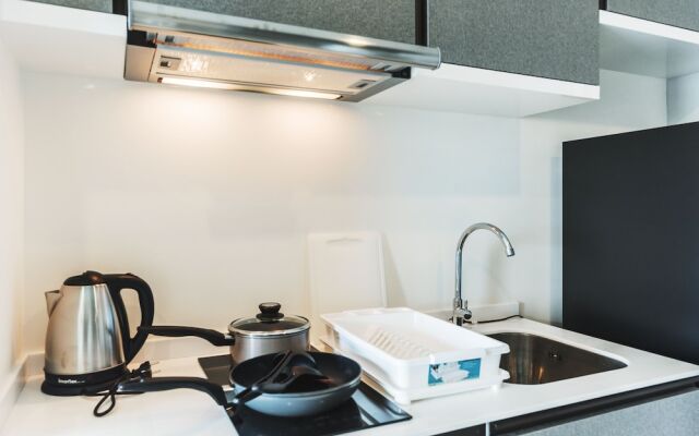 Key Sathorn-Chareanrad By Favstay