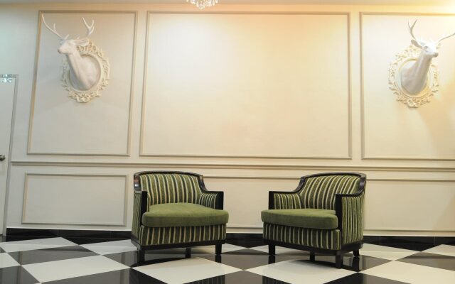 Luscious Hotel