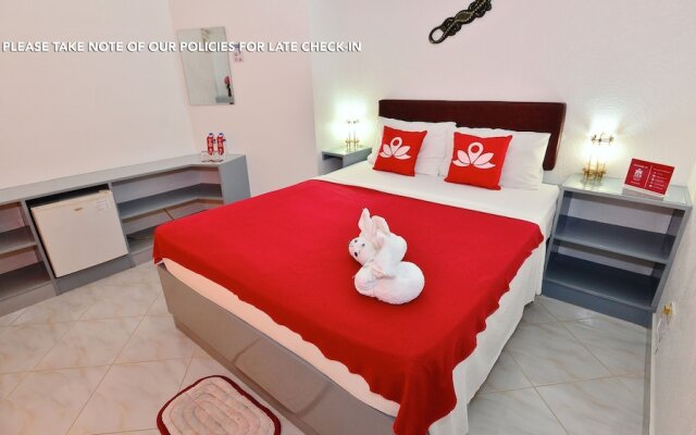ZEN Rooms Station 3 Angol Road