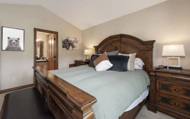 Telemark 4 Bedroom Townhouse by RedAwning