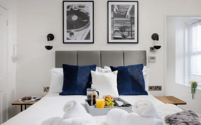 Stunning Central Studio Apartment