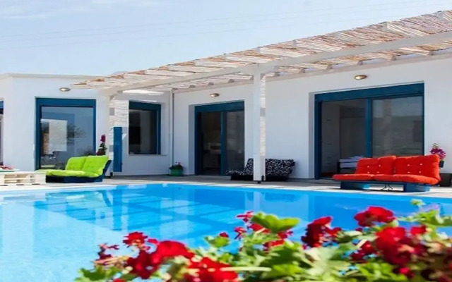 Zidanos Luxurious Villa