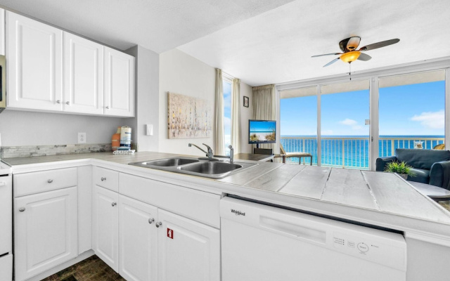 Majestic Beach Towers 1-1415
