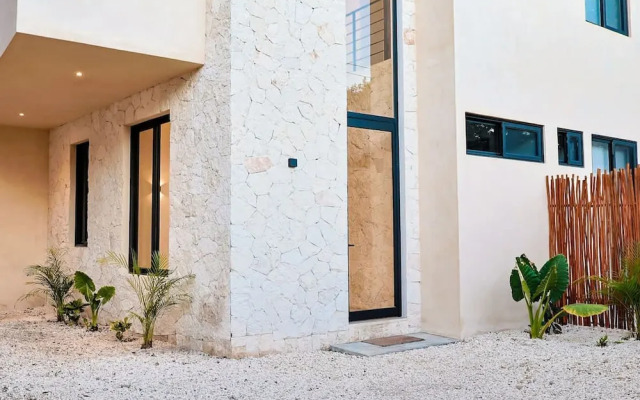 House Tulum Chic and Spacious Villa in the Jungle