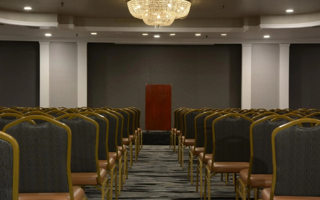 Adria Hotel And Conference Center
