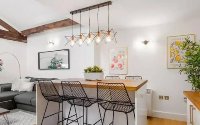 Host Stay The Cavern Quarter Loft