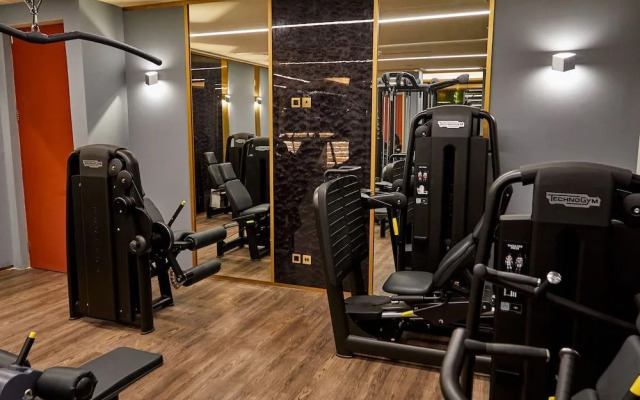 No 1 Oxford Street Hotel And Suites