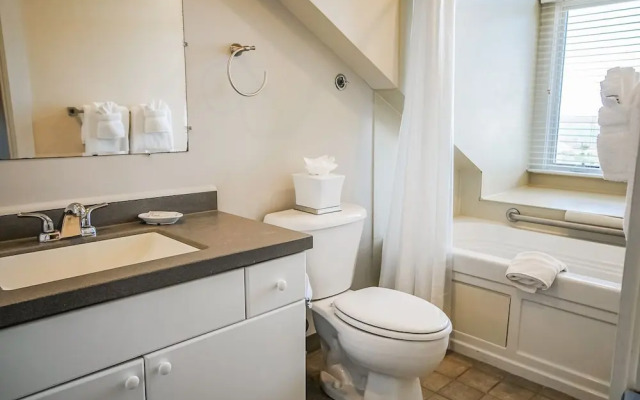 Oceancliff Resort I & II