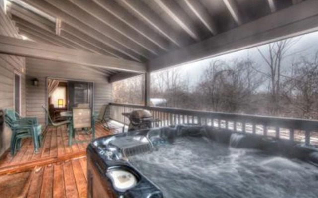 6 Bed Blue Mountain Executive Chalet with Hot Tub 157