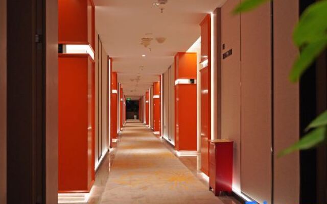 Zhaotong Purple Light Hotel