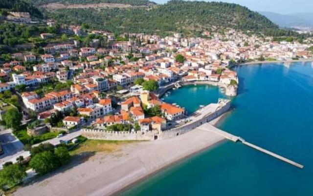 Naupactus unique harbor apartment in a stone house!