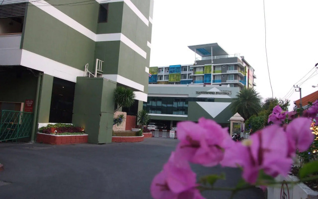 Ratchada City Hotel
