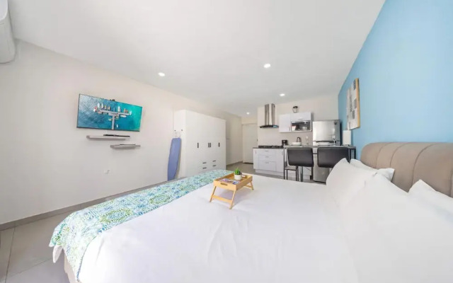 Amazing Studio w Pool Patio Close 2 Palmbeach