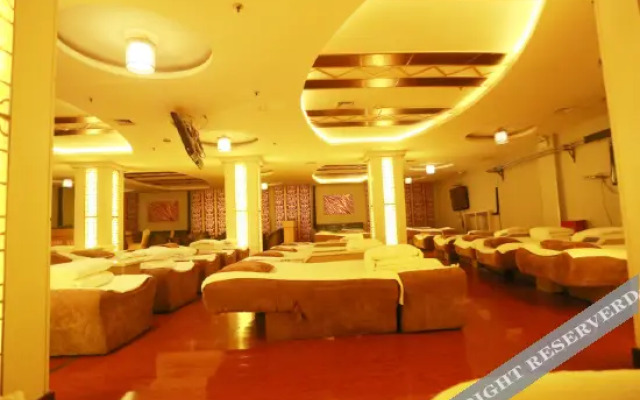 Grand Dragon Hotel