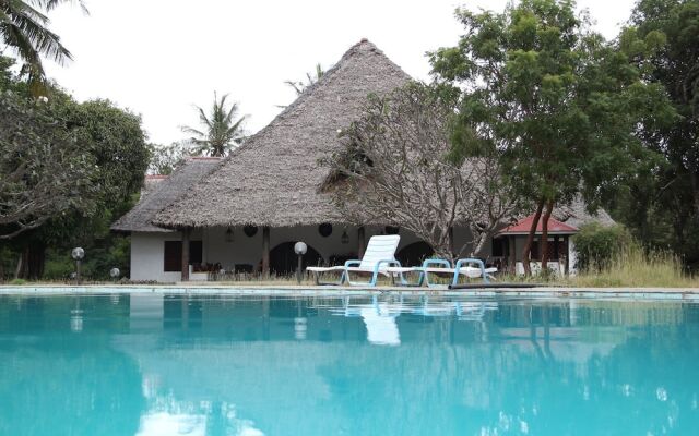 Travellers Paradise Diani - Hostel