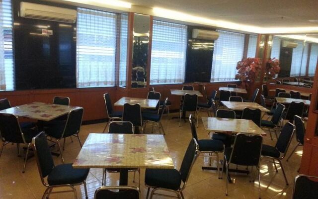 Plaza Hotel Harco Mangga Dua