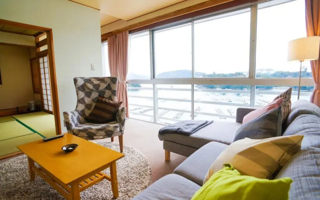 Toba Grand Hotel