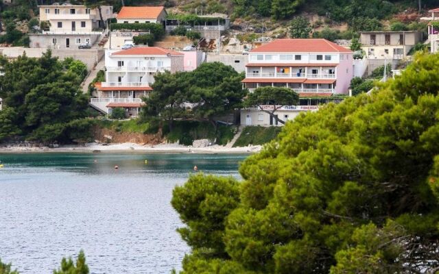 Apartments Franka Saplunara