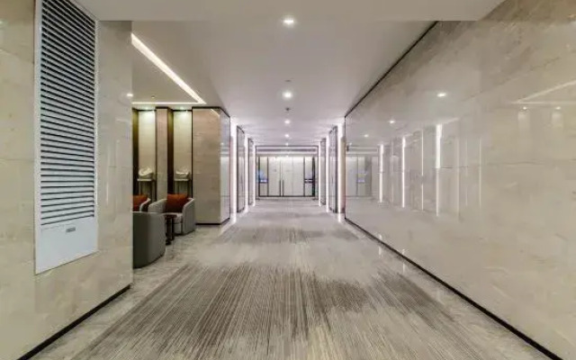 Grand Emporium Rezen ESA Apartment