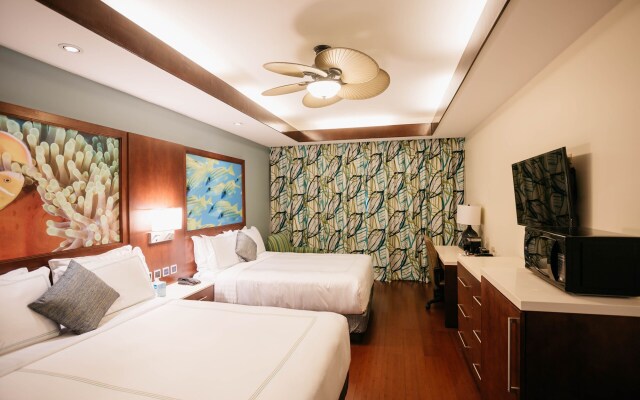 Surfrider Resort Hotel