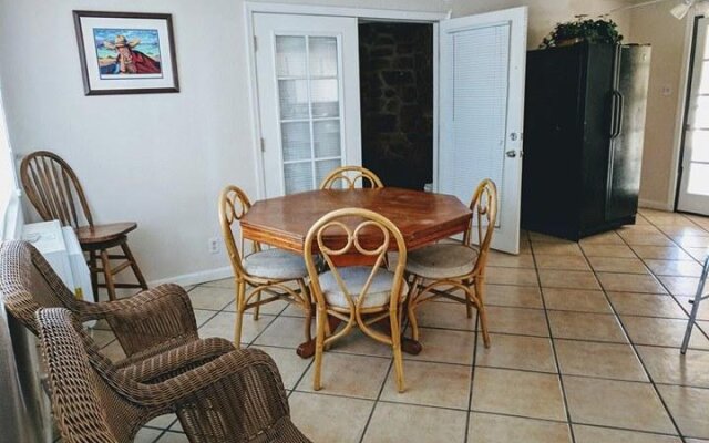 Grand Canyon Caverns Inn