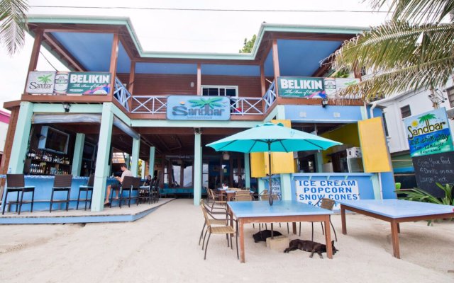 Sandbar Beachfront Hostel & Restaurant