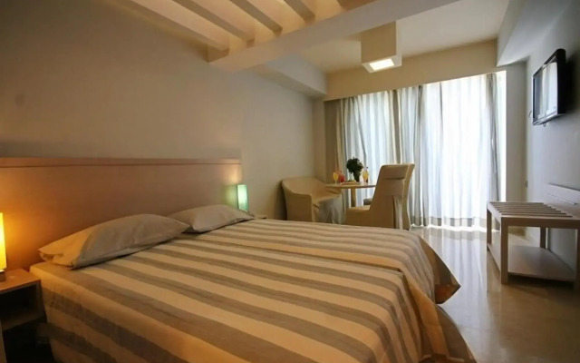 Palm Beach Hotel Apartments