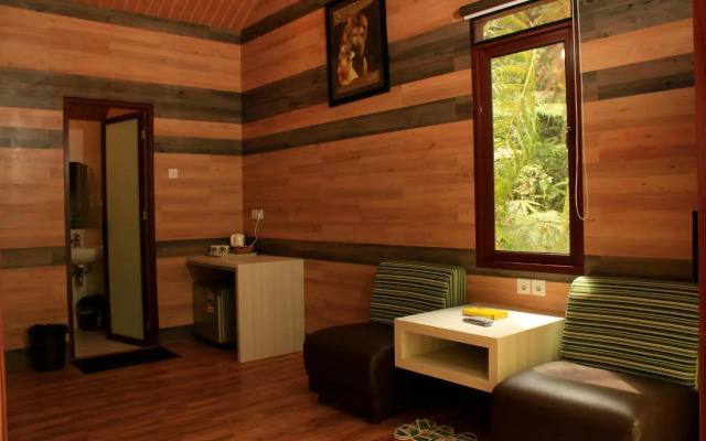 Taman Safari Lodge