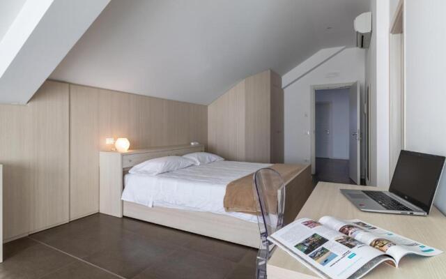 Aparthotel Grel Suite 208