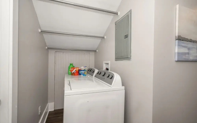 Heart of Mainstrasse Apt 4