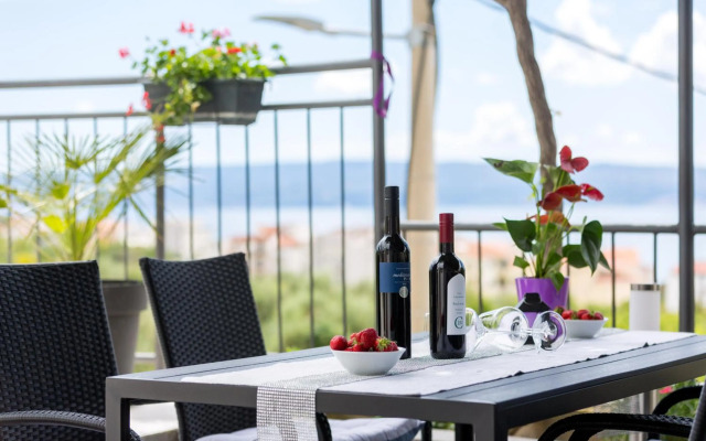 Apartments Lidija - see view with private hot tub and split level apartment with garden