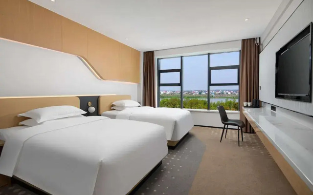 Microtel by Wyndham Miluo Downtown Hotel