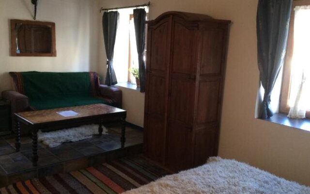 The Old House 1980 Family Hotel