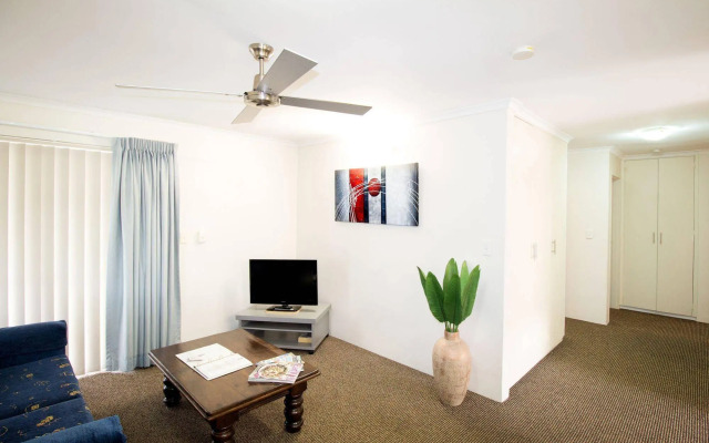 Aabon Apartments & Motel