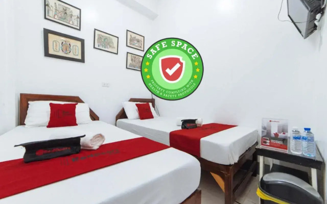 Mark & Marlie Pensionhouse by RedDoorz